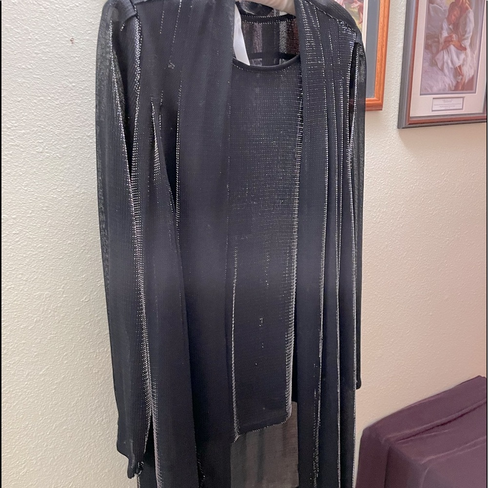 Black tank with duster